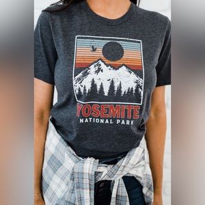 Cute Women’s Graphic Tee | Size Small | NWT | Yosemite National Park | Gray